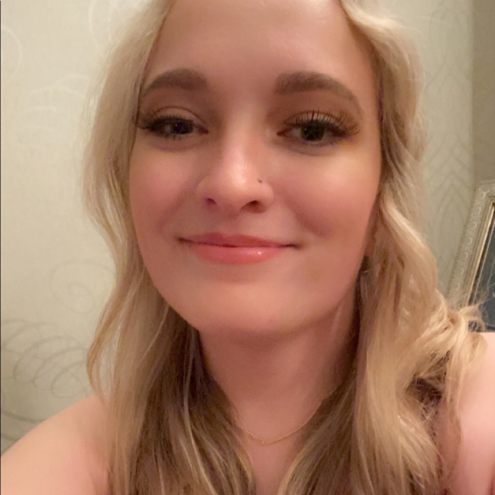 Meet your Posher, Alexandra